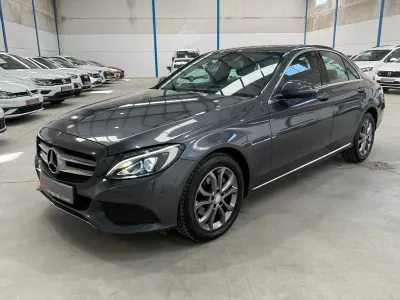 Usado Mercedes C220 170 HP (125 kW) 2015 Cinzento Sedan