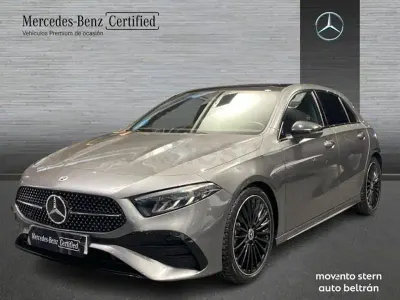 Usado Mercedes A180 136 CV (100 kW) 2025 Gris / plata Berlina