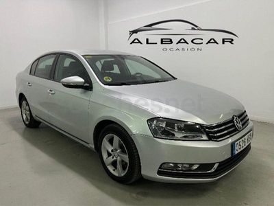 Usado VW Passat Edition 105 CV (77 kW) 2011 Gris / plata Berlina