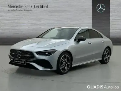 Usado Mercedes CLA200 163 CV (119 kW) 2025 Plata hightech Berlina