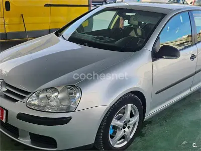 Usado VW Golf VI Highline 105 CV (77 kW) 2008 Gris / plata Utilitario