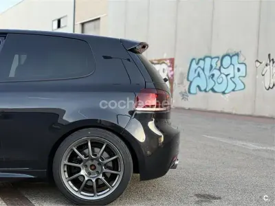 Usado VW Golf VII R 270 CV (198 kW) 2012 Negro Berlina