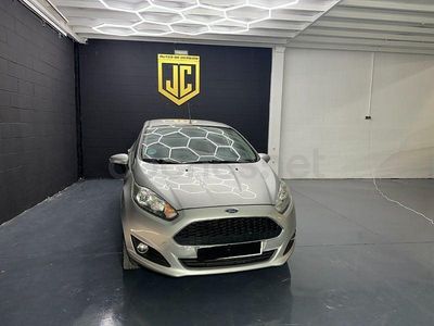 Usado Ford Fiesta Trend 82 CV (60 kW) 2017 Gris / plata Berlina