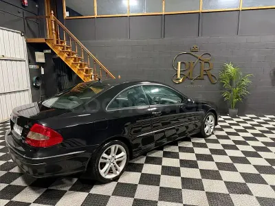 Usado Mercedes CLK220 Avantgarde 150 CV (110 kW) 2007 Negro Coupe