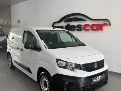 Usado Peugeot Partner 100 CV (73 kW) 2021 Blanco Monovolumen