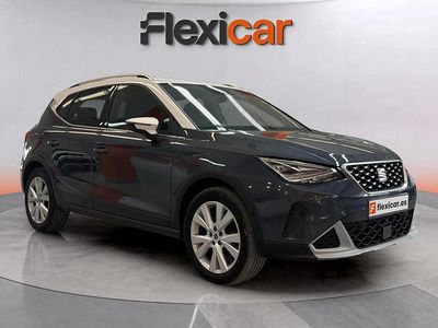 Usado Seat Arona Xperience 110 CV (80 kW) 2022 Gris SUV