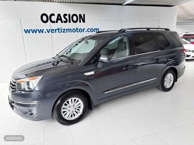 Usado SsangYong Rodius 155 CV (114 kW) 2016 Gris Monovolumen