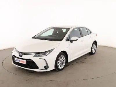 Usado Toyota Corolla Active 122 CV (89 kW) 2020 Blanco Berlina