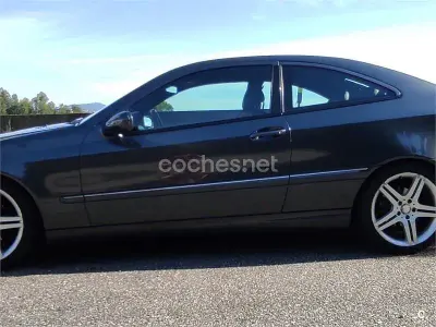 Usado Mercedes CLC220 150 CV (110 kW) 2009 Negro Utilitario