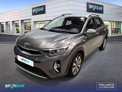 Usado Kia Stonic 84 CV (61 kW) 2023 Gris SUV