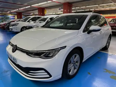 Usado VW Golf VIII 116 CV (85 kW) 2022 Blanco Berlina