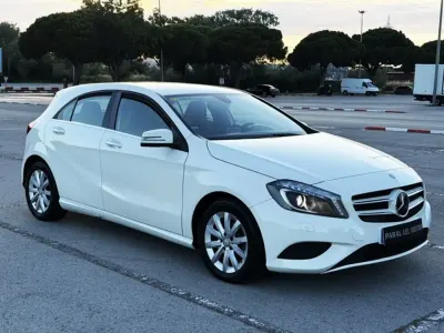 Usado Mercedes A180 Style 109 CV (80 kW) 2013 Blanco Utilitario