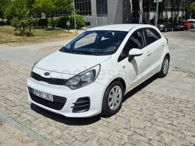 Usado Kia Rio 84 CV (61 kW) 2016 Blanco Utilitario