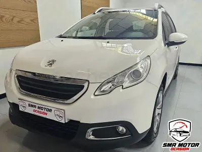 Usado Peugeot 2008 Allure 115 CV (84 kW) 2014 Blanco SUV