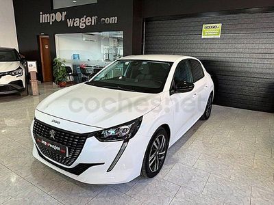 Usado Peugeot 208 Allure 100 CV (73 kW) 2023 Blanco Utilitario