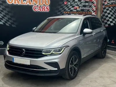 Usado VW Tiguan Life 245 CV (180 kW) 2022 Gris SUV