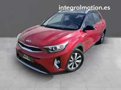 Usado Kia Stonic 100 CV (73 kW) 2022 Rojo SUV
