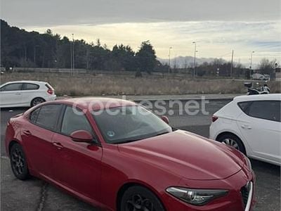Rojo Usado 2017 Alfa Romeo Giulia Berlina | 17.500 € (Super precio)