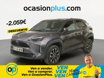 Usado Toyota Yaris Hybrid Active 116 CV (85 kW) 2024 Gris Pickup/Camioneta