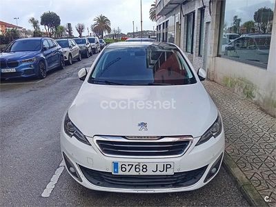 Usado Peugeot 308 Allure 120 CV (88 kW) 2015 Blanco Berlina