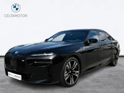 Nuevo BMW M760e Comfort Edition 571 CV (419 kW) 2026 Negro Berlina