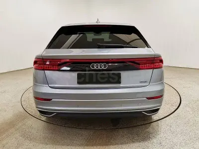Usado Audi Q8 381 CV (280 kW) 2023 Gris / plata SUV