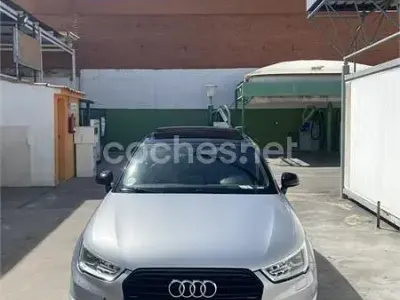 Usado Audi A1 Sportback 125 CV (91 kW) 2018 Gris / plata Utilitario