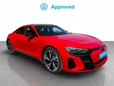 Usado Audi e-tron GT quattro Ambiente 430 kW (585 CV) 2023 Rojo Berlina