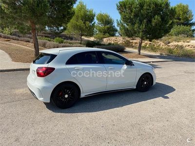 Usado Mercedes A200 AMG line 136 CV (100 kW) 2016 Blanco Berlina
