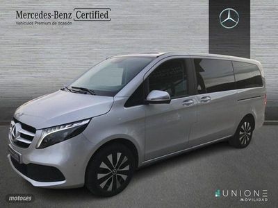 Gris / plateado Usado 2023 Mercedes E250 Familiar | 58.690 € (Caro)