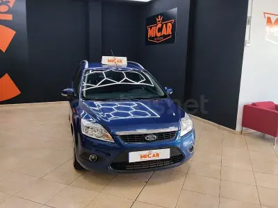 Usado Ford Focus Titanium 115 CV (84 kW) 2010 Azul Berlina