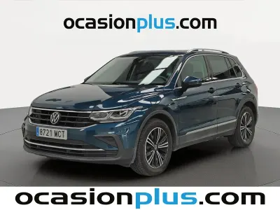 Käytetty VW Tiguan Life 150 HP (110 kW) 2022 Sininen Katumaasturi
