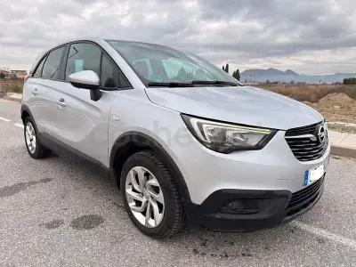 Usado Opel Crossland X Selective 110 CV (80 kW) 2018 Gris / plata SUV