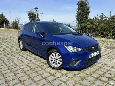 Usado Seat Ibiza Reference 95 CV (69 kW) 2018 Azul Utilitario