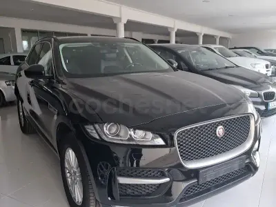 Usado Jaguar F-Pace Portfolio 240 CV (176 kW) 2018 Negro SUV