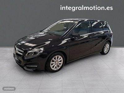 Usado Mercedes B200 156 CV (114 kW) 2016 Negro Monovolumen