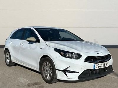 Usado Kia Ceed 136 CV (100 kW) 2023 Blanco Utilitario