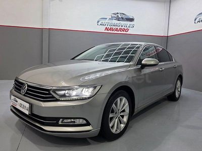 Usado VW Passat Advance 150 CV (110 kW) 2017 Gris / plata Berlina