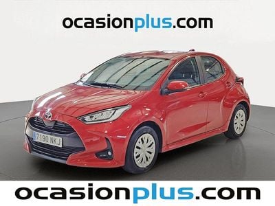 Usado Toyota Yaris Hybrid Business Edition 116 CV (85 kW) 2022 Rojo Utilitario
