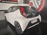 Usado Toyota Aygo X-play 72 CV (52 kW) 2021 Blanco Utilitario