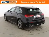 Usado Mercedes A180 AMG line 136 CV (100 kW) 2022 Negro Berlina