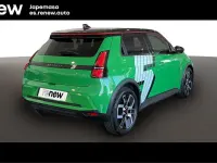 Usado Renault 5 E-Tech Techno 110 kW (150 CV) 2025 Verde pop con techo negro Berlina