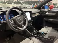 Usado Volvo XC40 Plus 163 CV (119 kW) 2024 Plateado SUV