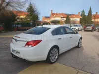 Usado Opel Insignia Sport 220 CV (161 kW) 2011 Blanco Berlina
