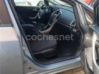 Usado Opel Astra Excellence 110 CV (80 kW) 2014 Gris / plata Familiar