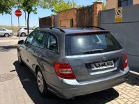 Usado Mercedes C200 Avantgarde 136 CV (100 kW) 2011 Gris / plata Familiar
