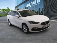 Usado Seat Leon Style 116 CV (85 kW) 2021 Blanco Familiar