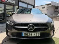 Usado Mercedes A180 136 CV (100 kW) 2019 Gris / plata Berlina