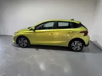 Usado Hyundai i20 84 CV (61 kW) 2024 Amarillo Utilitario