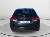 Usado Opel Astra Business Elegance 122 CV (89 kW) 2020 Negro Familiar